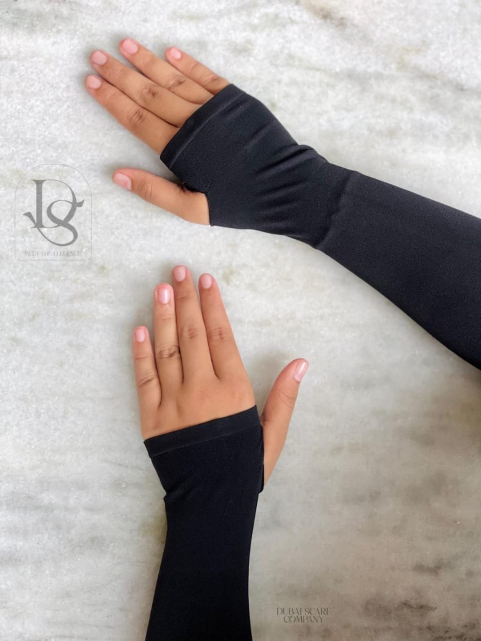 STRECHABLE MODEST ARM SLEEVES WITH THUMB HOLE